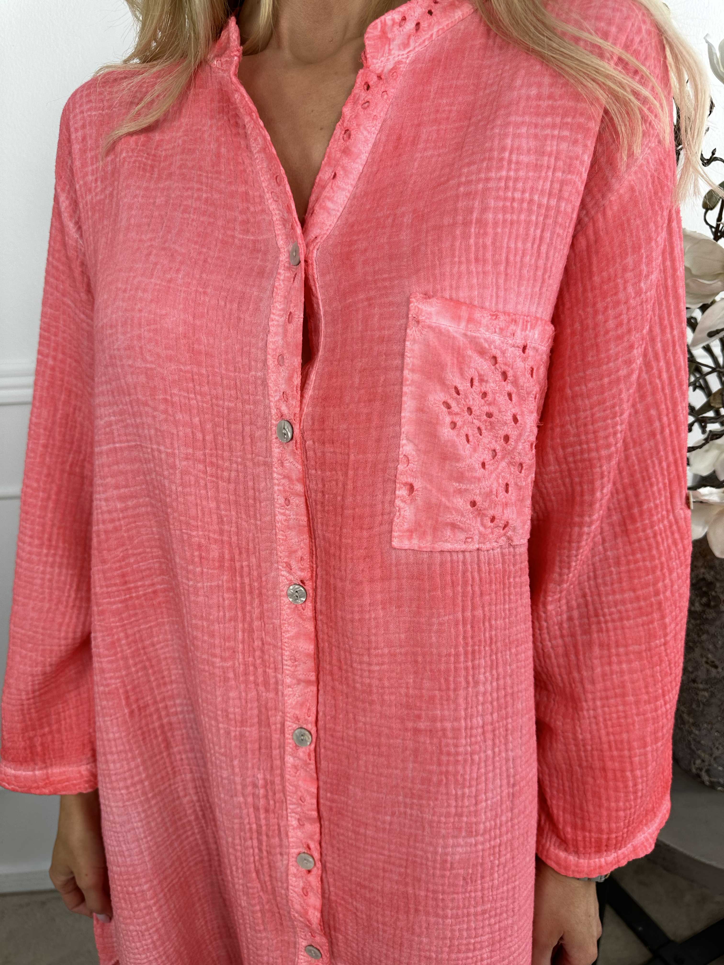 Inez - Lång mjuk skjorta i bäck- och vågtyg